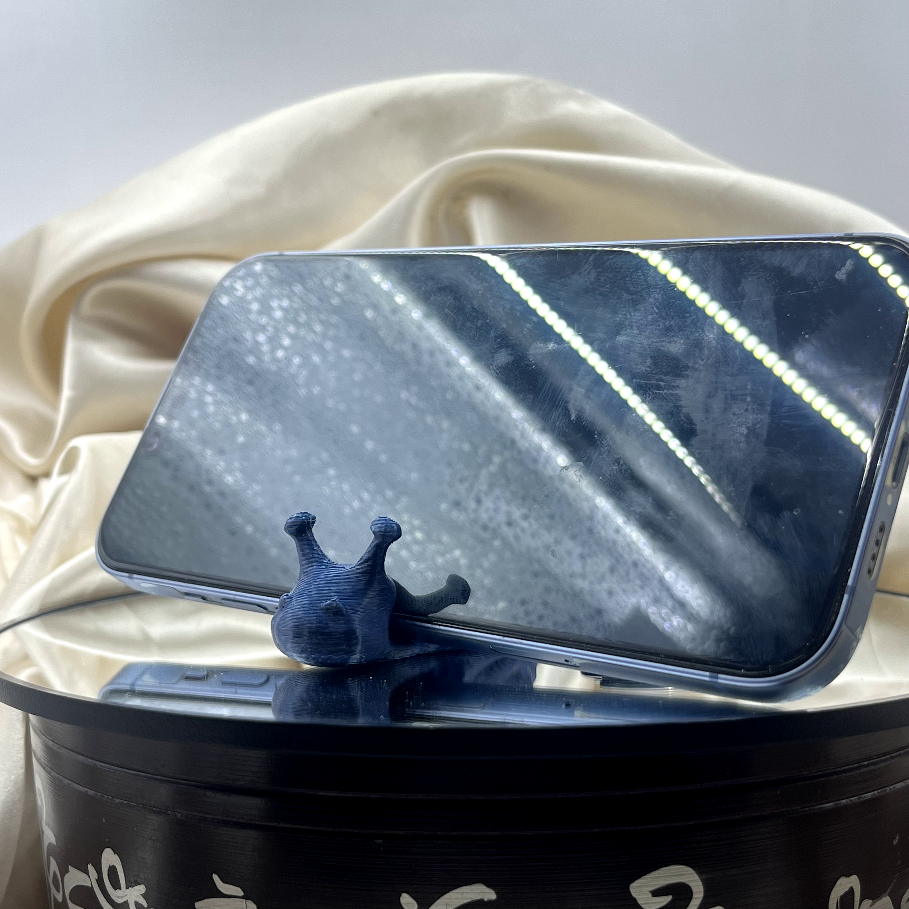 🐌 Snail Key Chain & Phone Stand | Multi-functional Desk Accessory