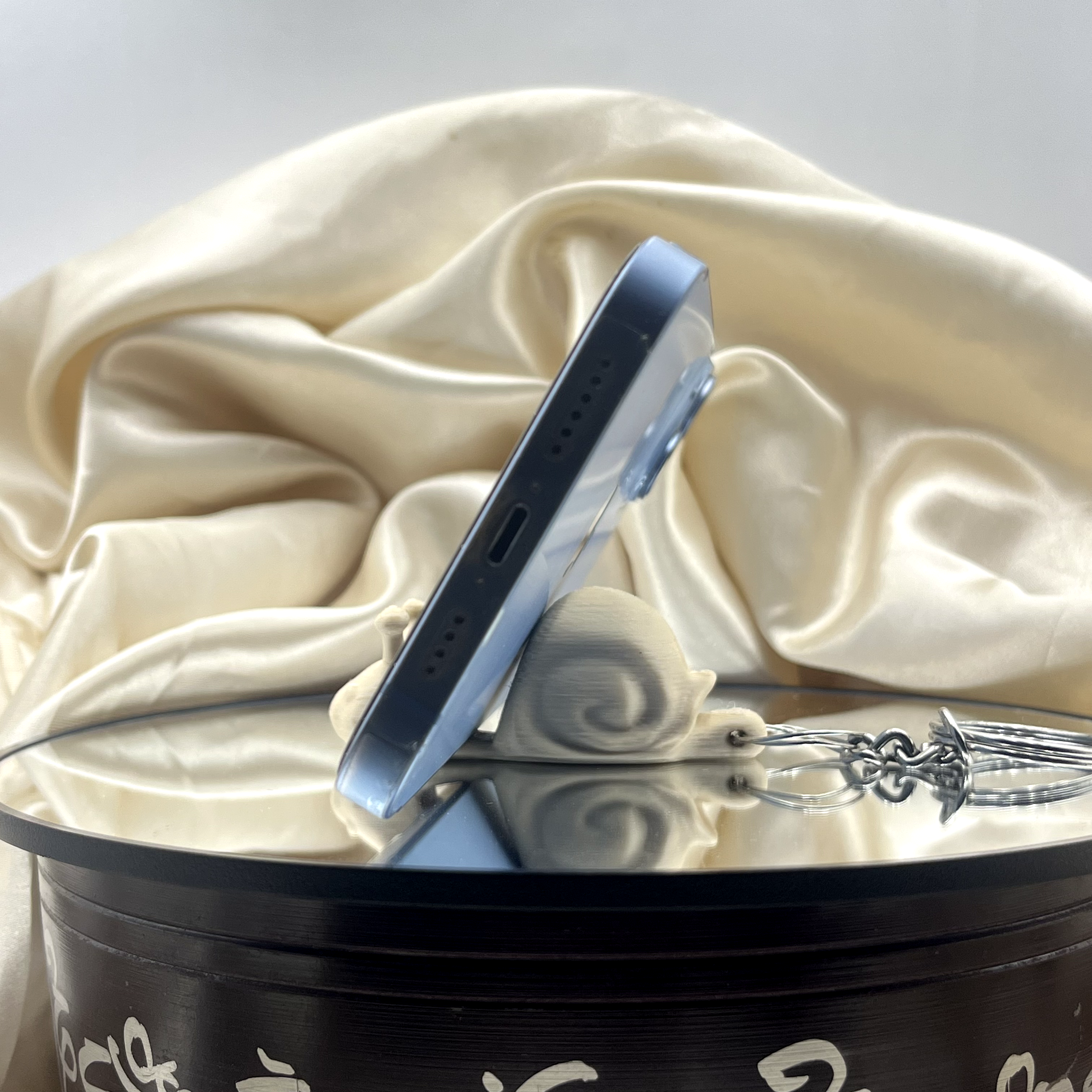 🐌 Snail Key Chain & Phone Stand | Multi-functional Desk Accessory