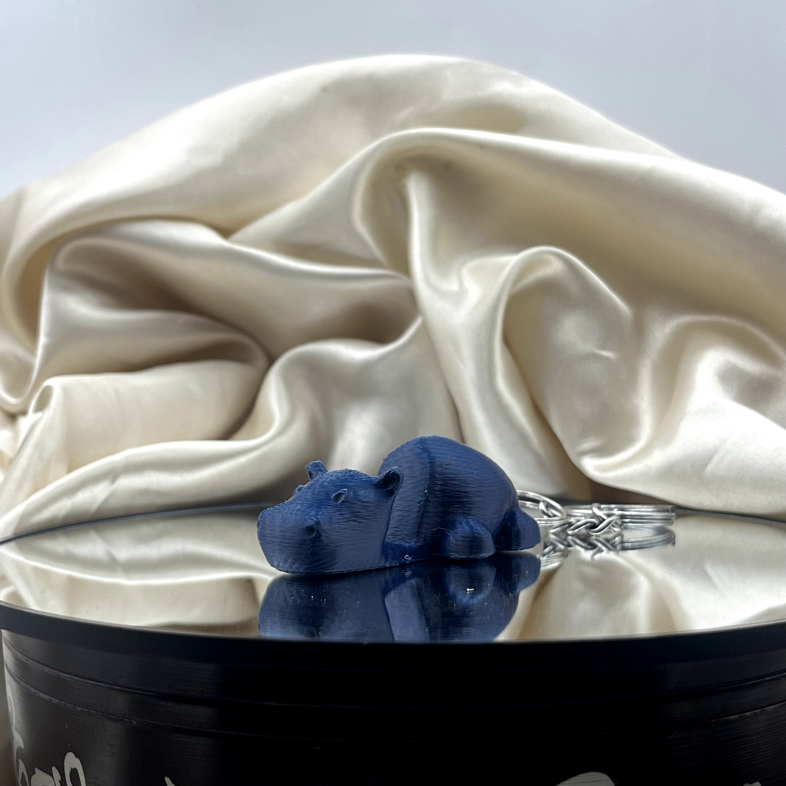 🦛 Adorable Hippo | Multi-functional Key Chain & Phone Stand