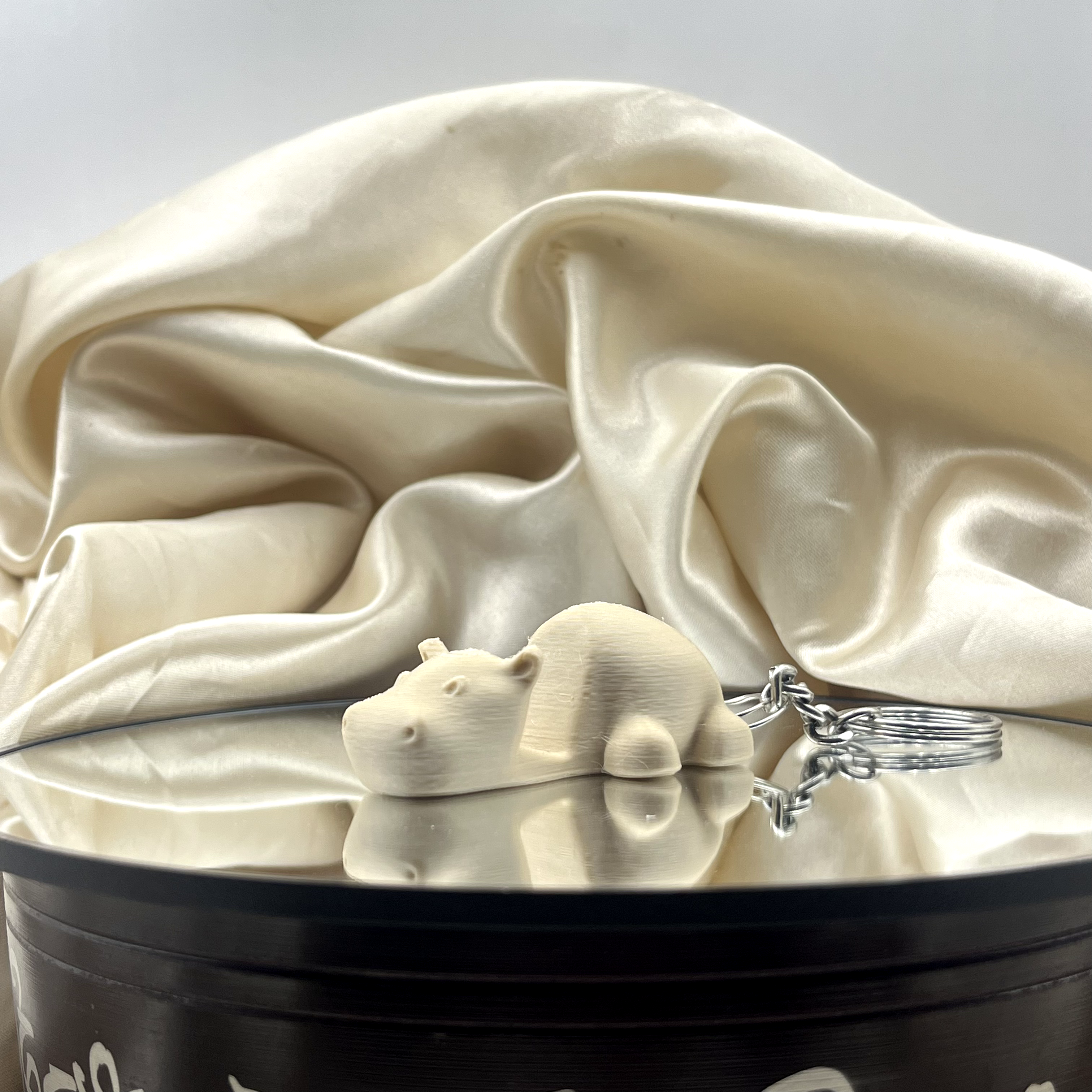 🦛 Adorable Hippo | Multi-functional Key Chain & Phone Stand